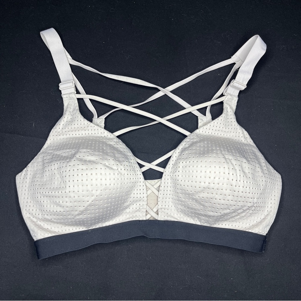 Victoria's Secret Lavender Perforated Strappy Sports Bra Size 34C